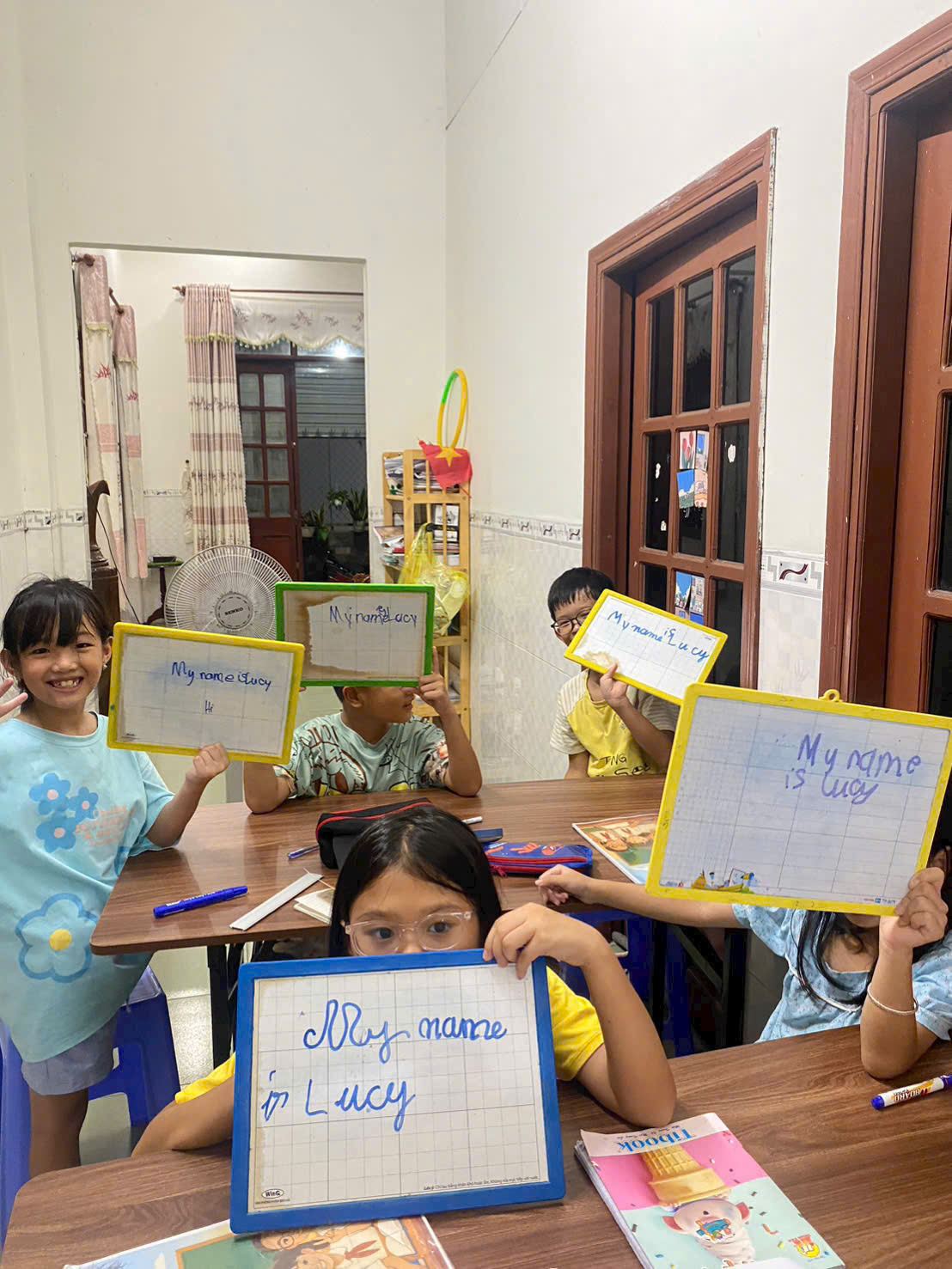 Nhận biết và tập viết tiếng anh